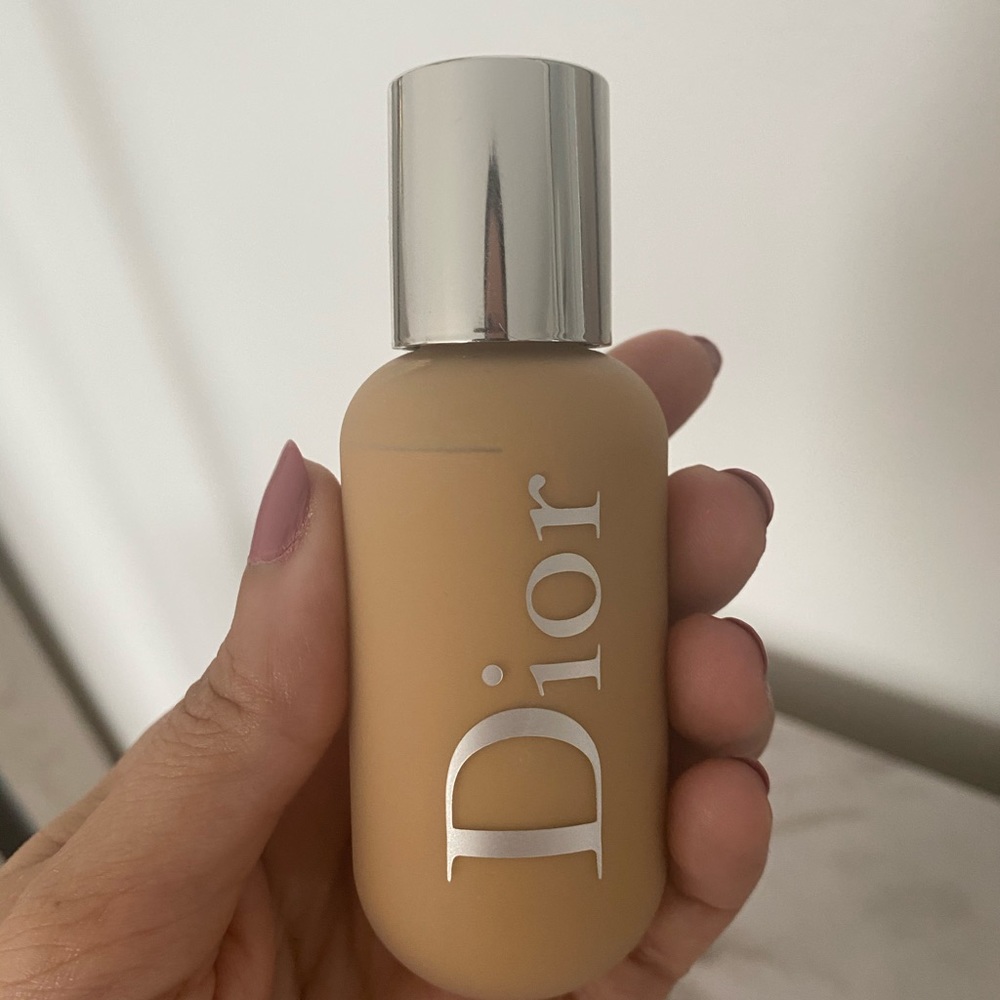 Dior Backstage Foundation in 2W0